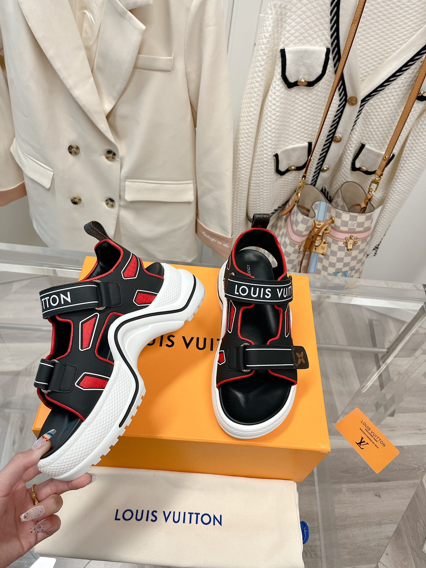 l**is V*t*n archlight heels(eu35-41)