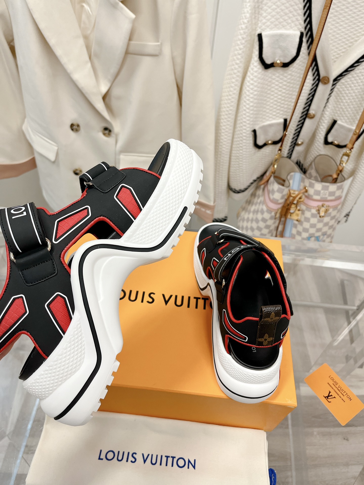 l**is V*t*n archlight heels(eu35-41)