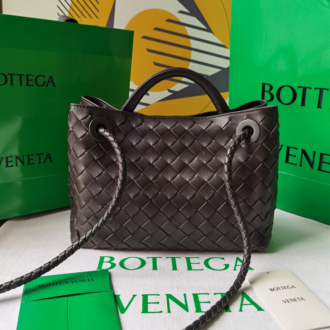 Bo*te*ga ve*ne*tatote-22*25*10.5cm