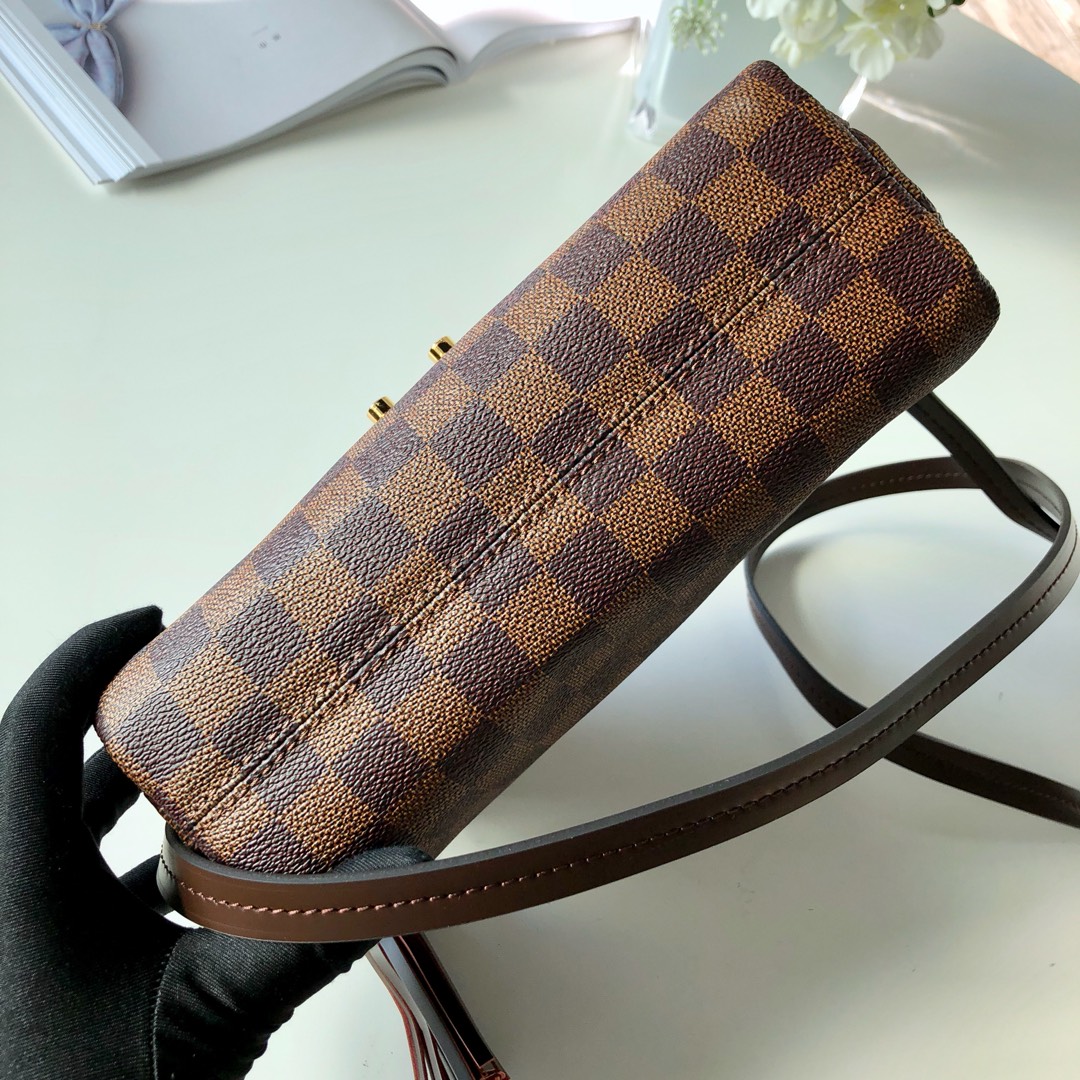 l**is V*t*n croisette-n53000- 24.5x24.2x9cm