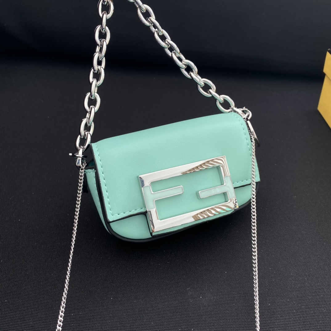 f**di&T*f*ny baguette bag-11×6.5×2.5cm