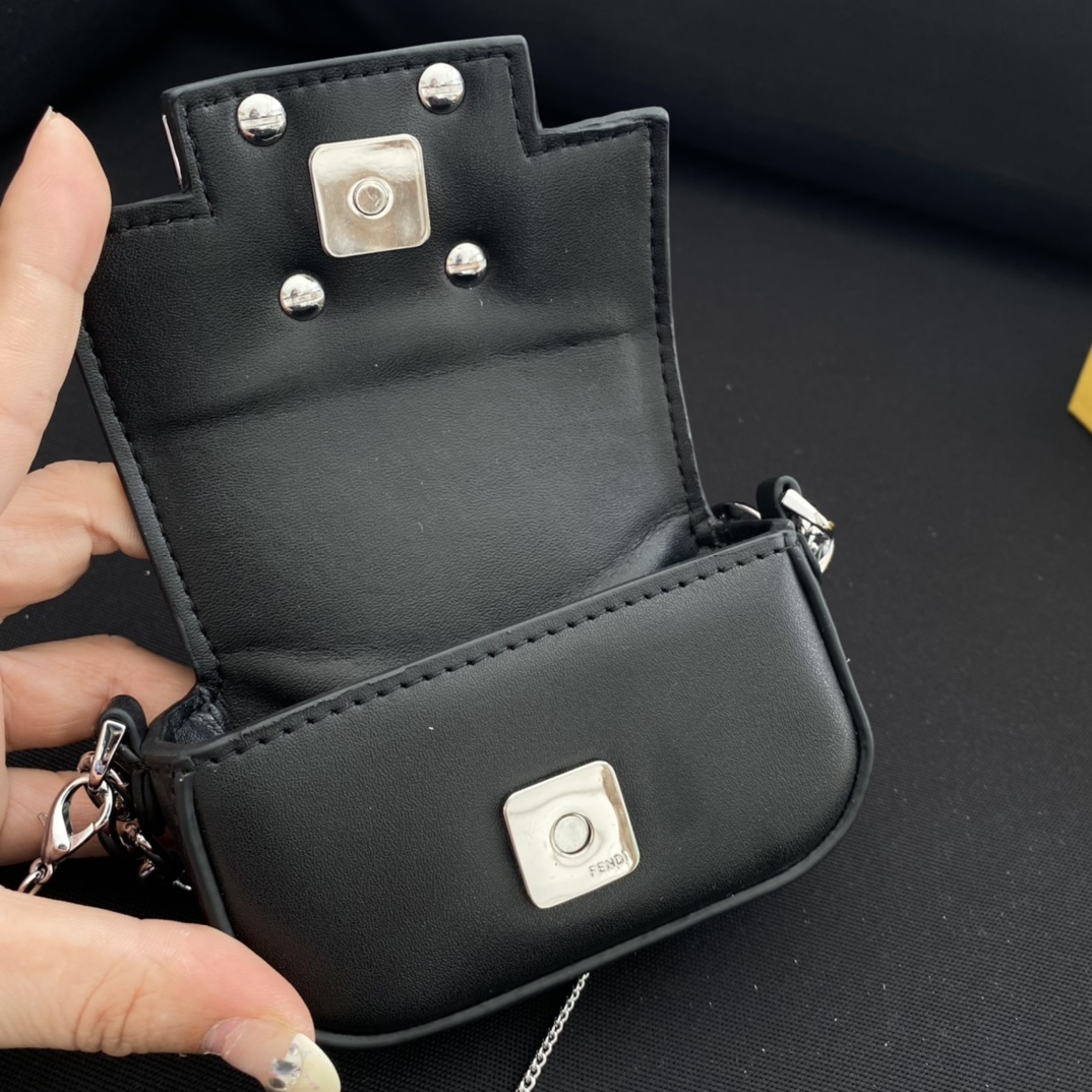 f**di&T*f*ny baguette bag-11×6.5×2.5cm