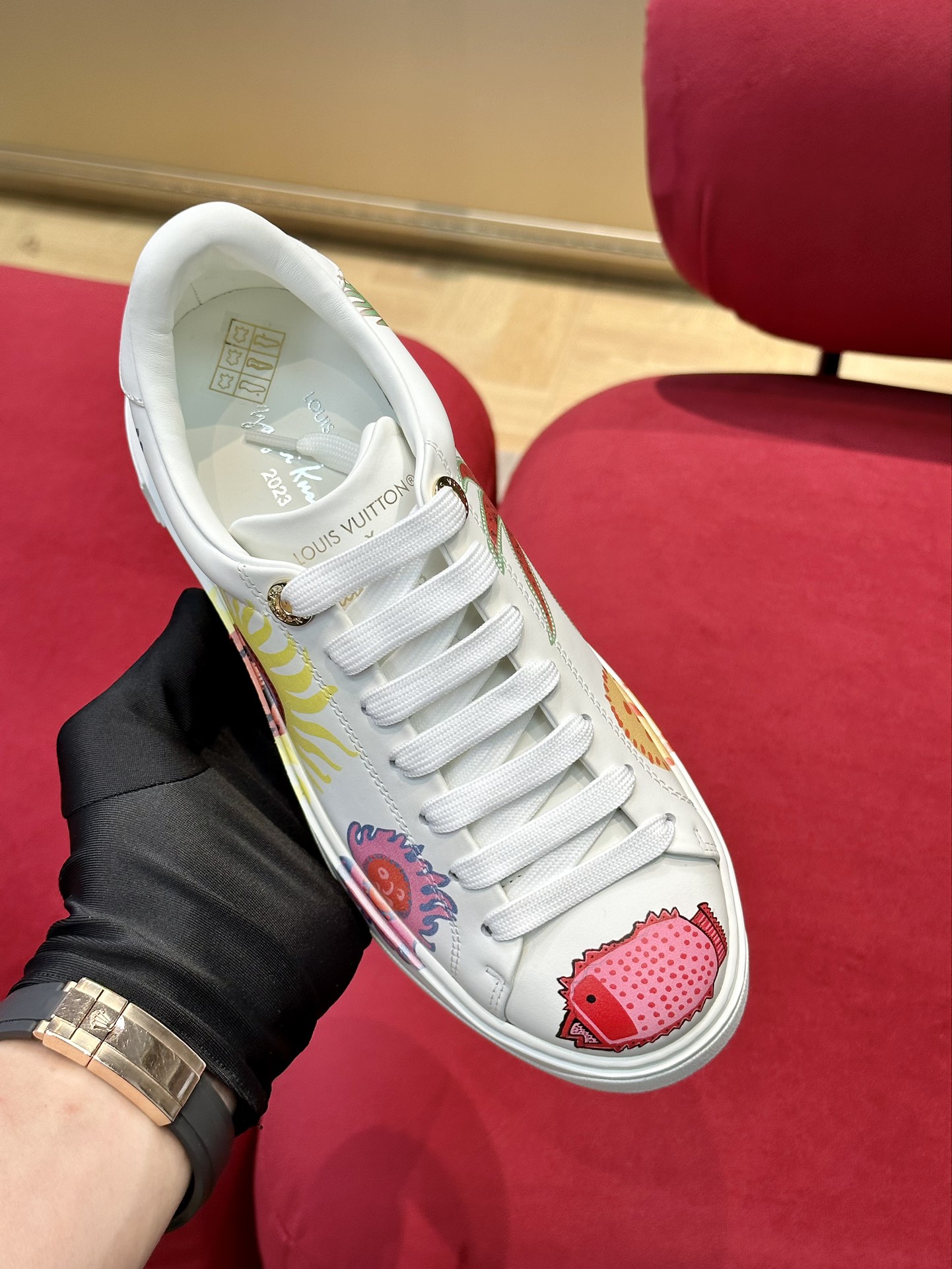 l**is V*t*n time out sneaker