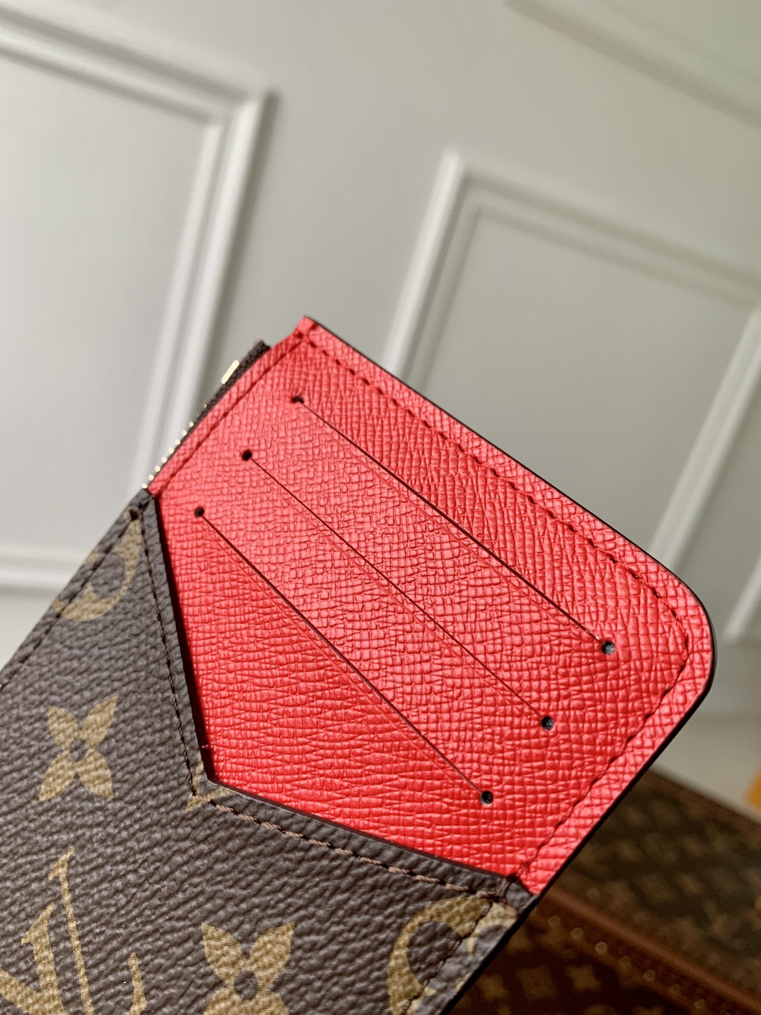 l**is V*t*n wallet-m81881-12 x 8 x 0.8cm
