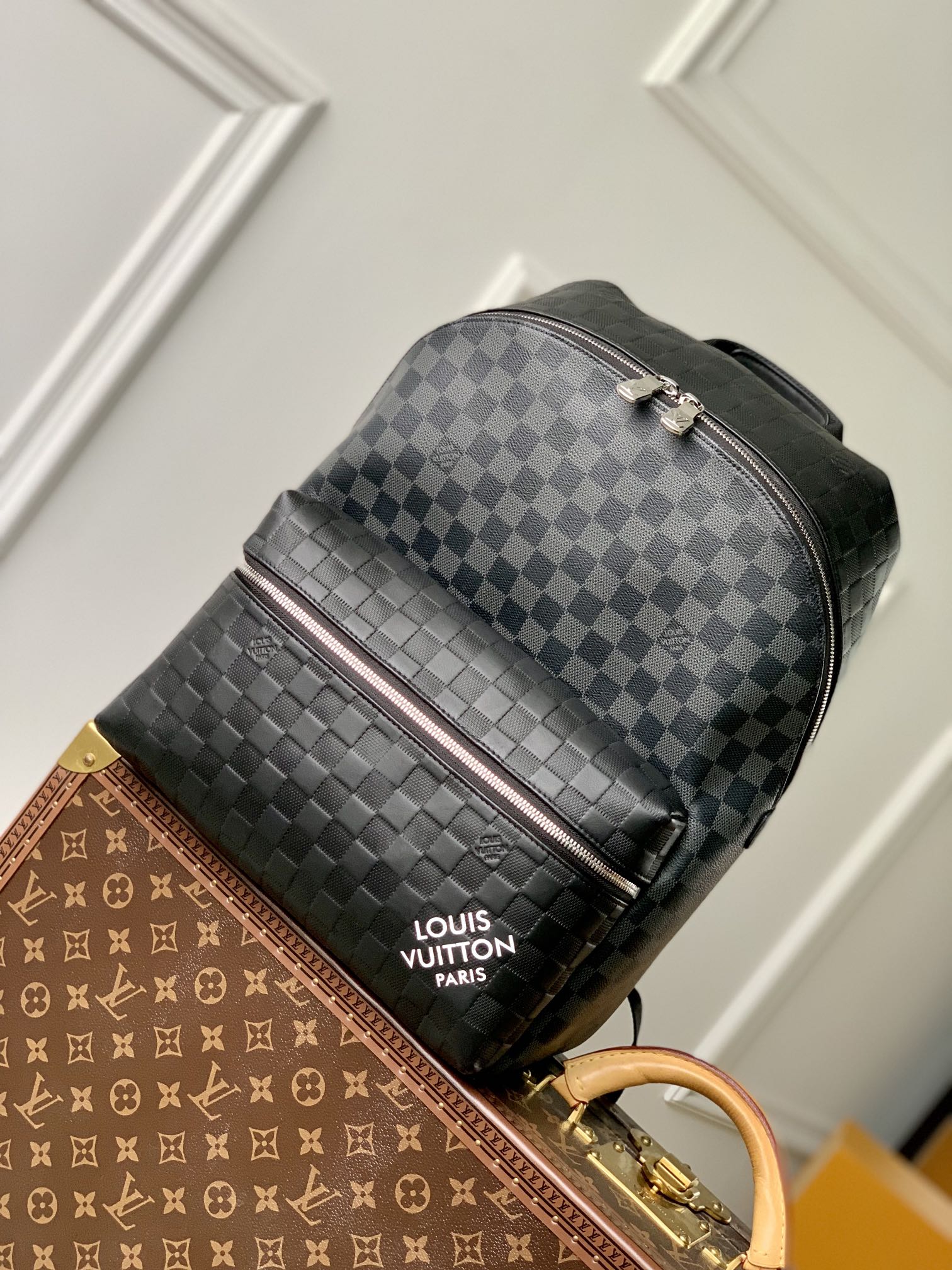 l**is V*t*n discovery backpack-30*40*20cm
