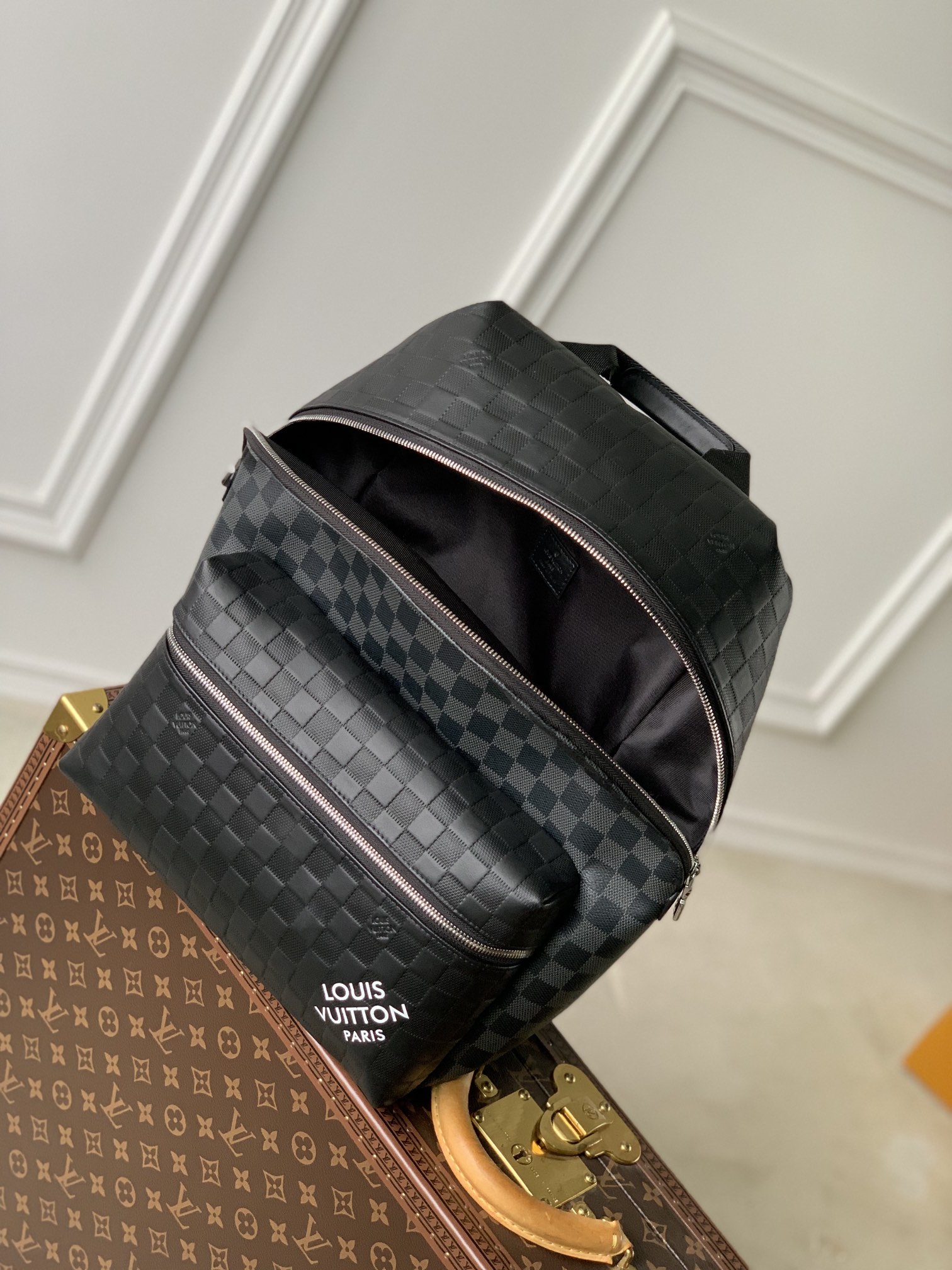 l**is V*t*n discovery backpack-30*40*20cm