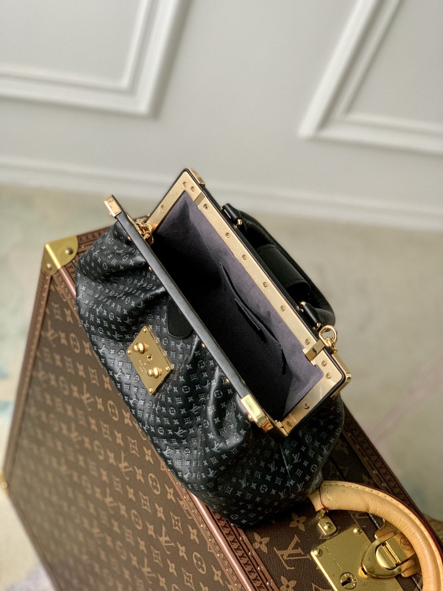 l**is V*t*n m46544 monogram clutch -28*14*10cm