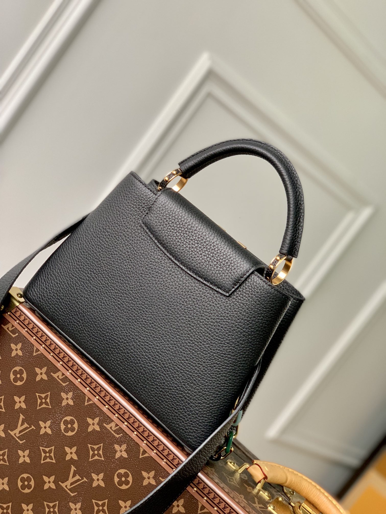 l**is V*t*n capucines bb-m21164-27*18*9cm