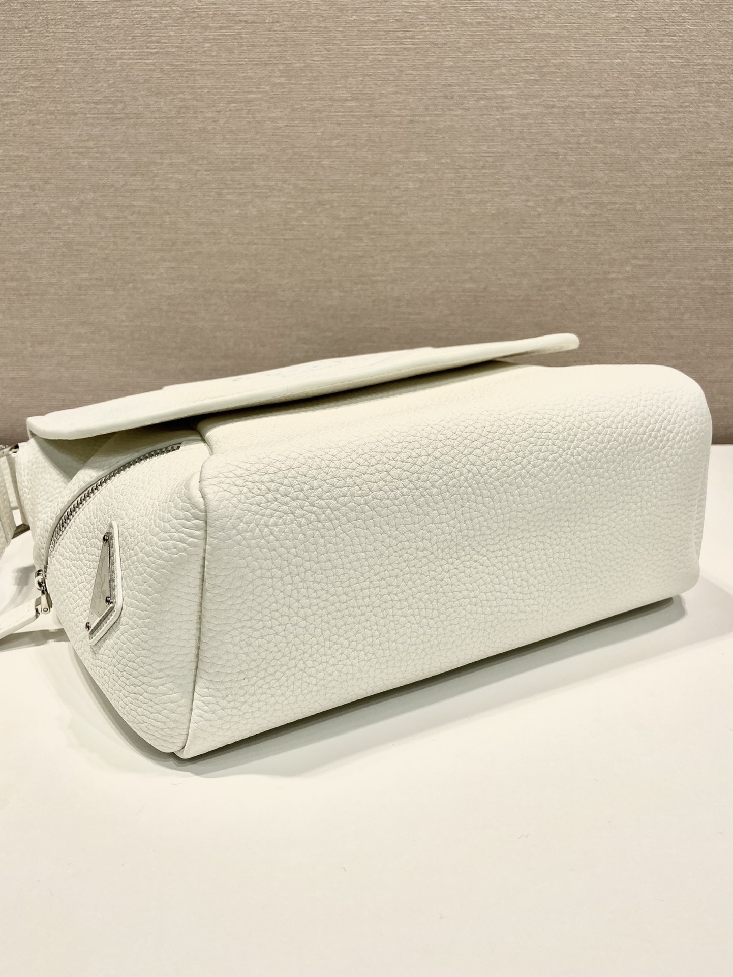 Pra*a 2vd056 messenger bag-22*2212cm