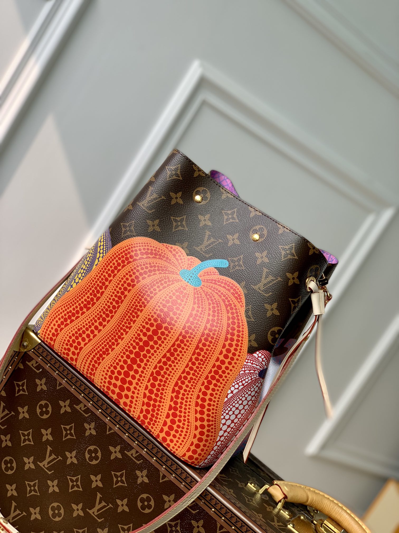 l**is V*t*n néonoé bucket bag -26x22x27cm