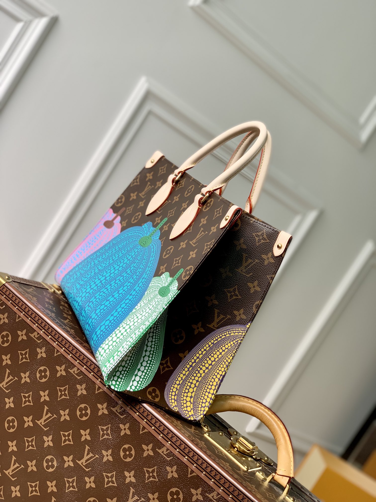 l**is V*t*n x ykonthego handbag-35 x 27 x 14 cm