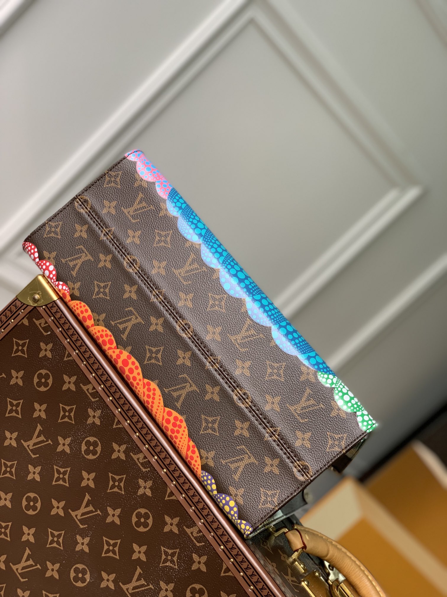 l**is V*t*n x ykonthego handbag-35 x 27 x 14 cm