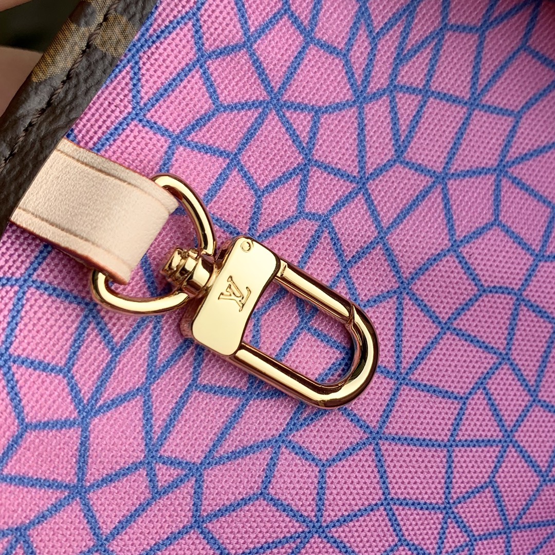 l**is V*t*n x ykonthego handbag-35 x 27 x 14 cm