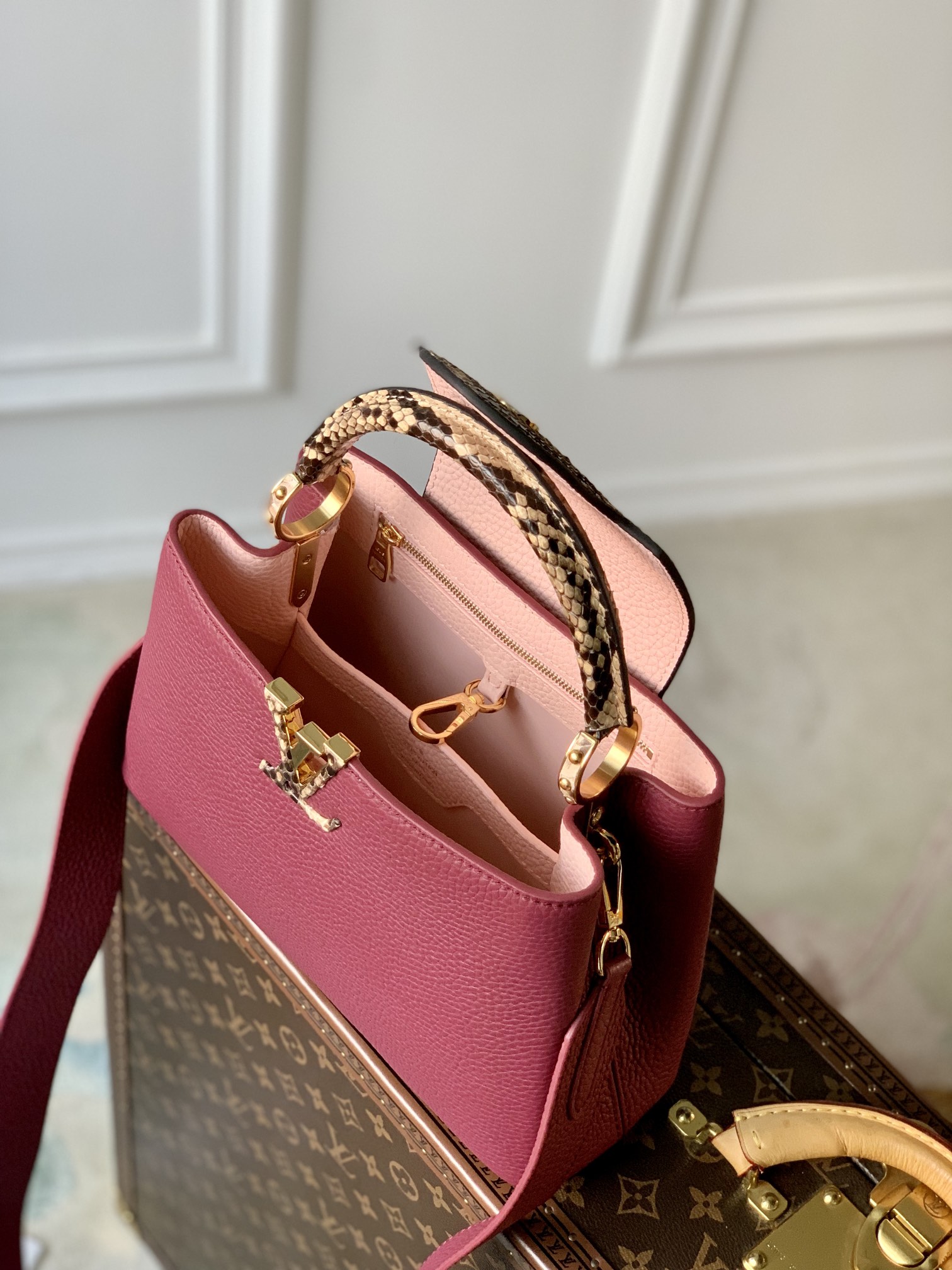 l**is V*t*n capucines bb-m21164-27*18*9cm