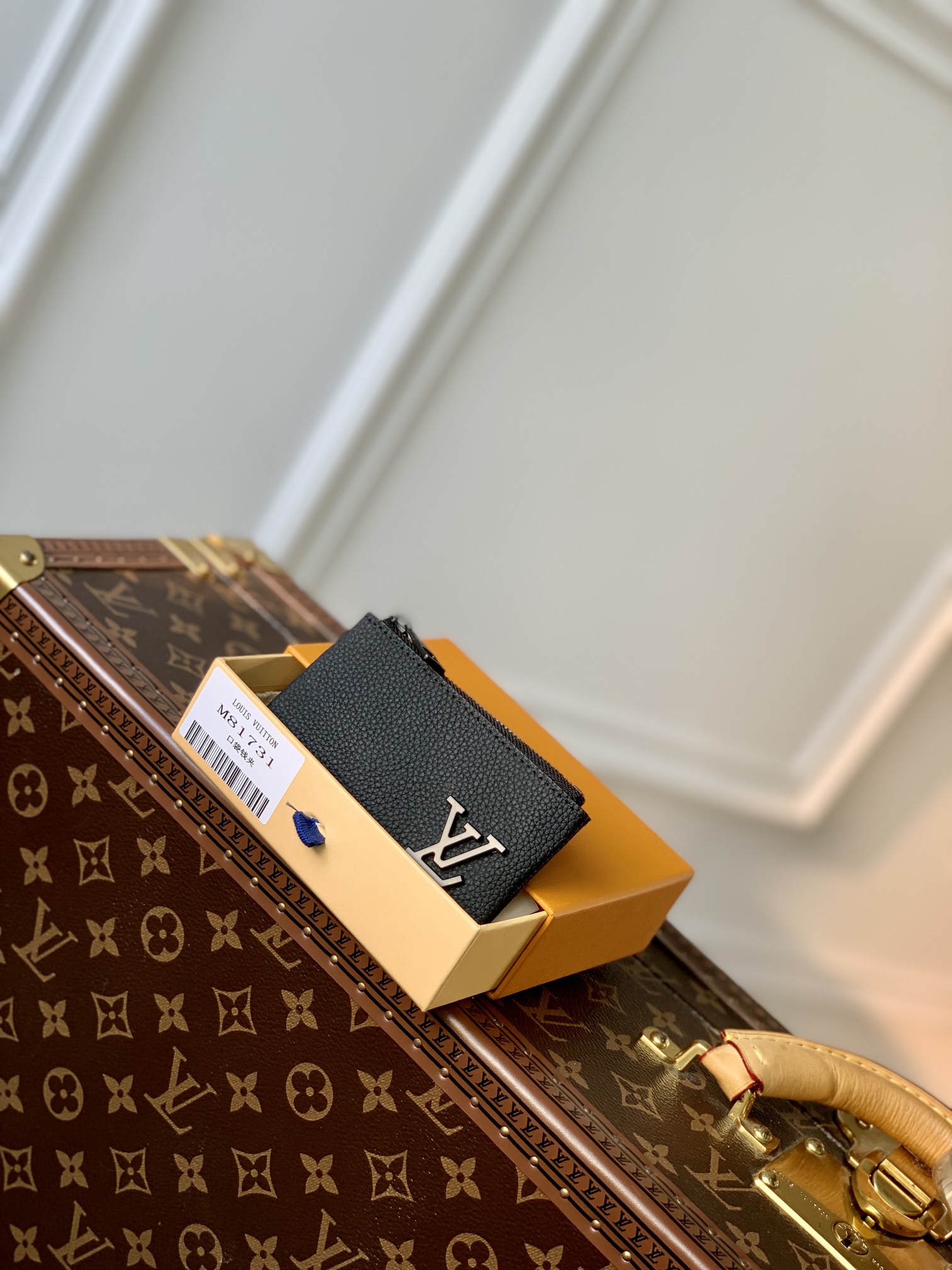 l**is V*t*n wallet-12.0x 7cm