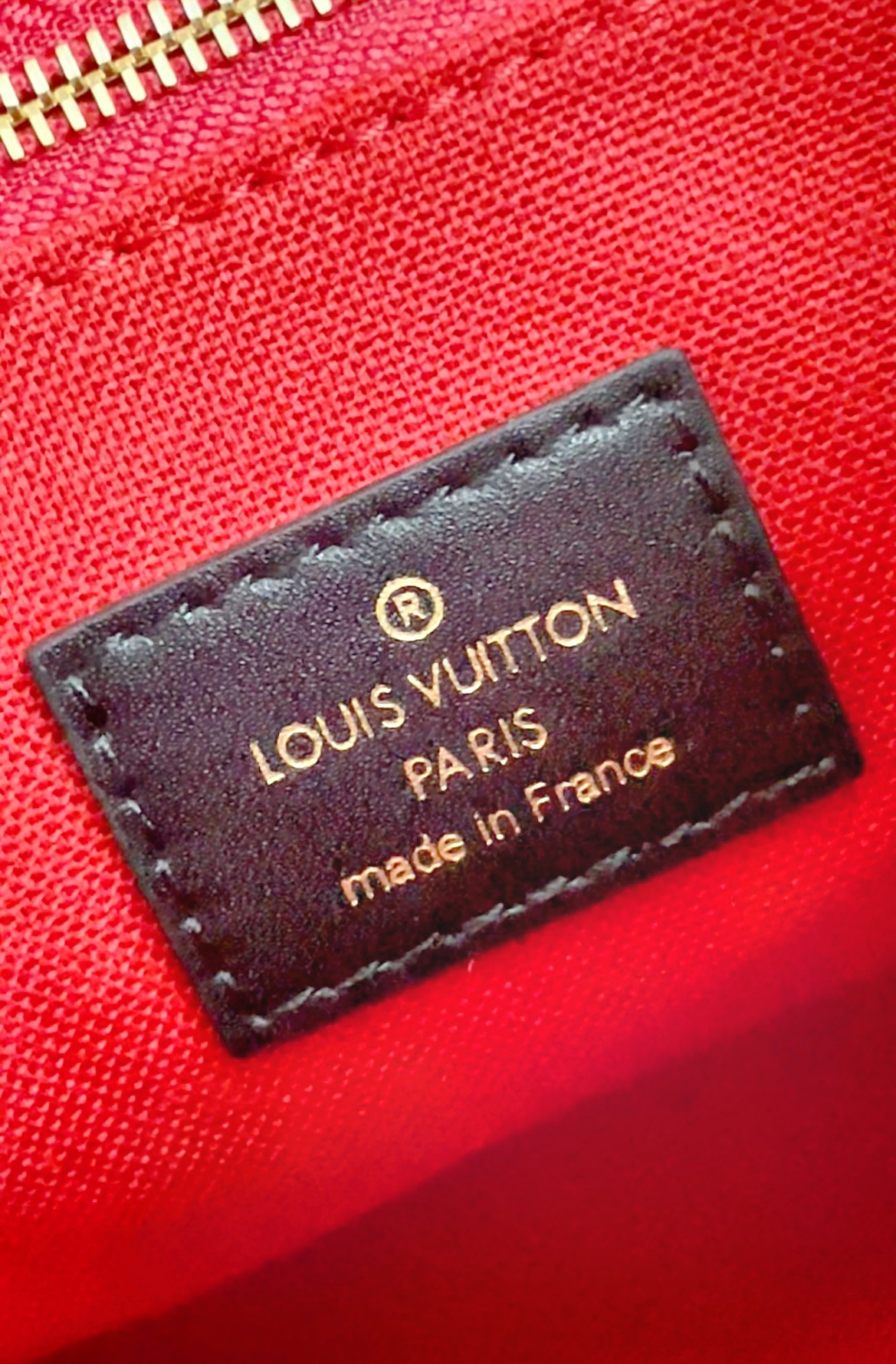 l**is V*t*n onthego handbag-25*19*11.5 cm
