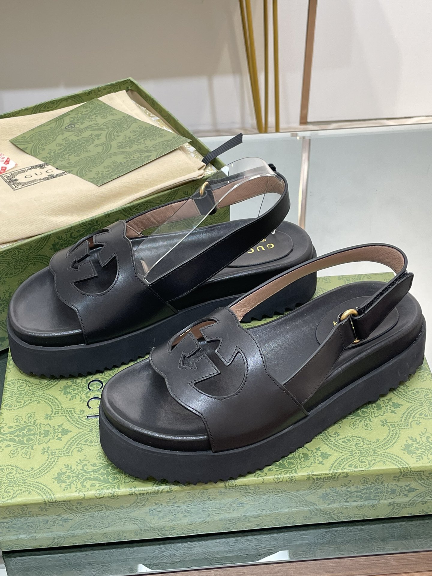 G*u*i slides