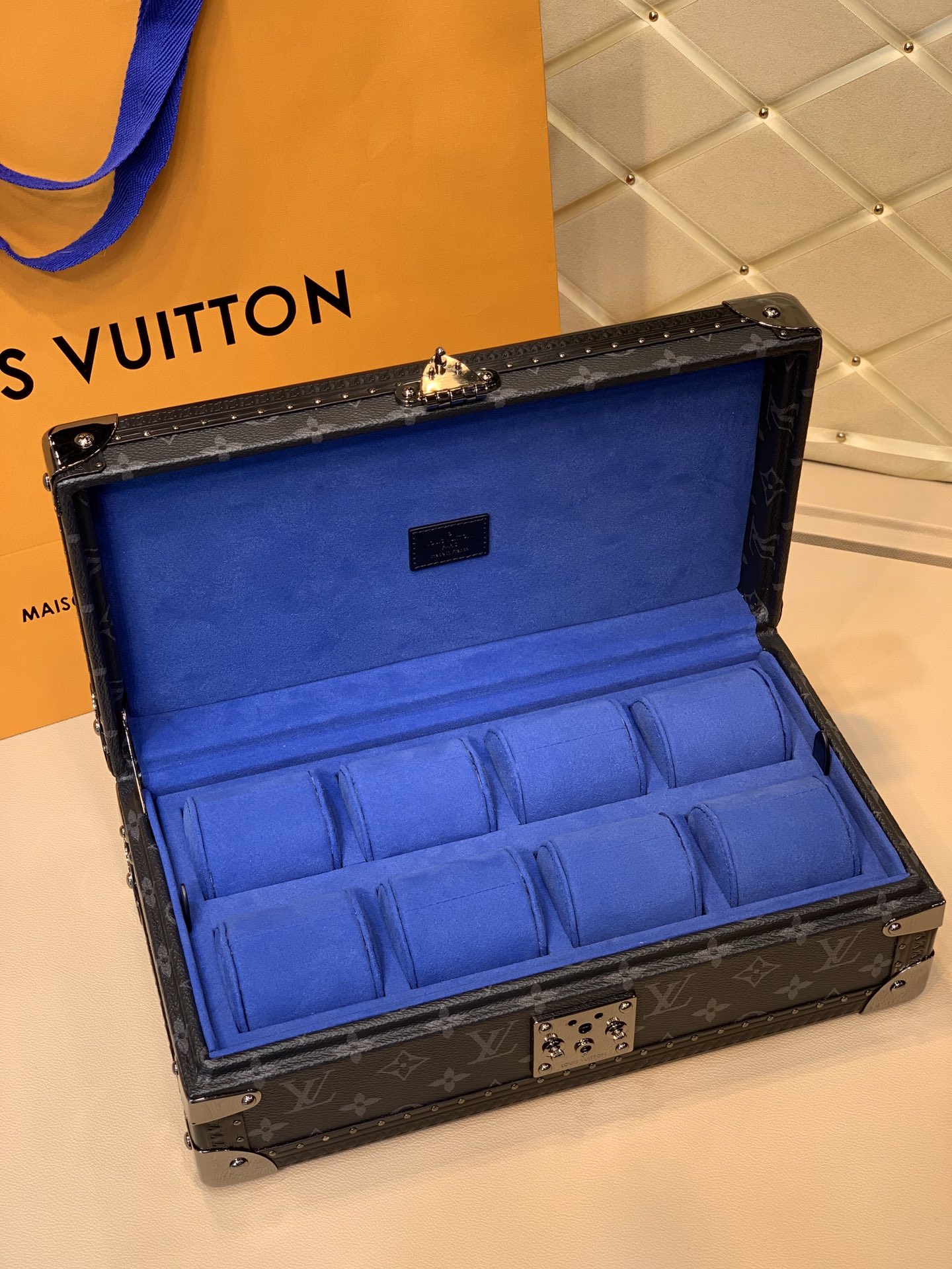 l**is V*t*n cotteville travel box-37*18*1cm