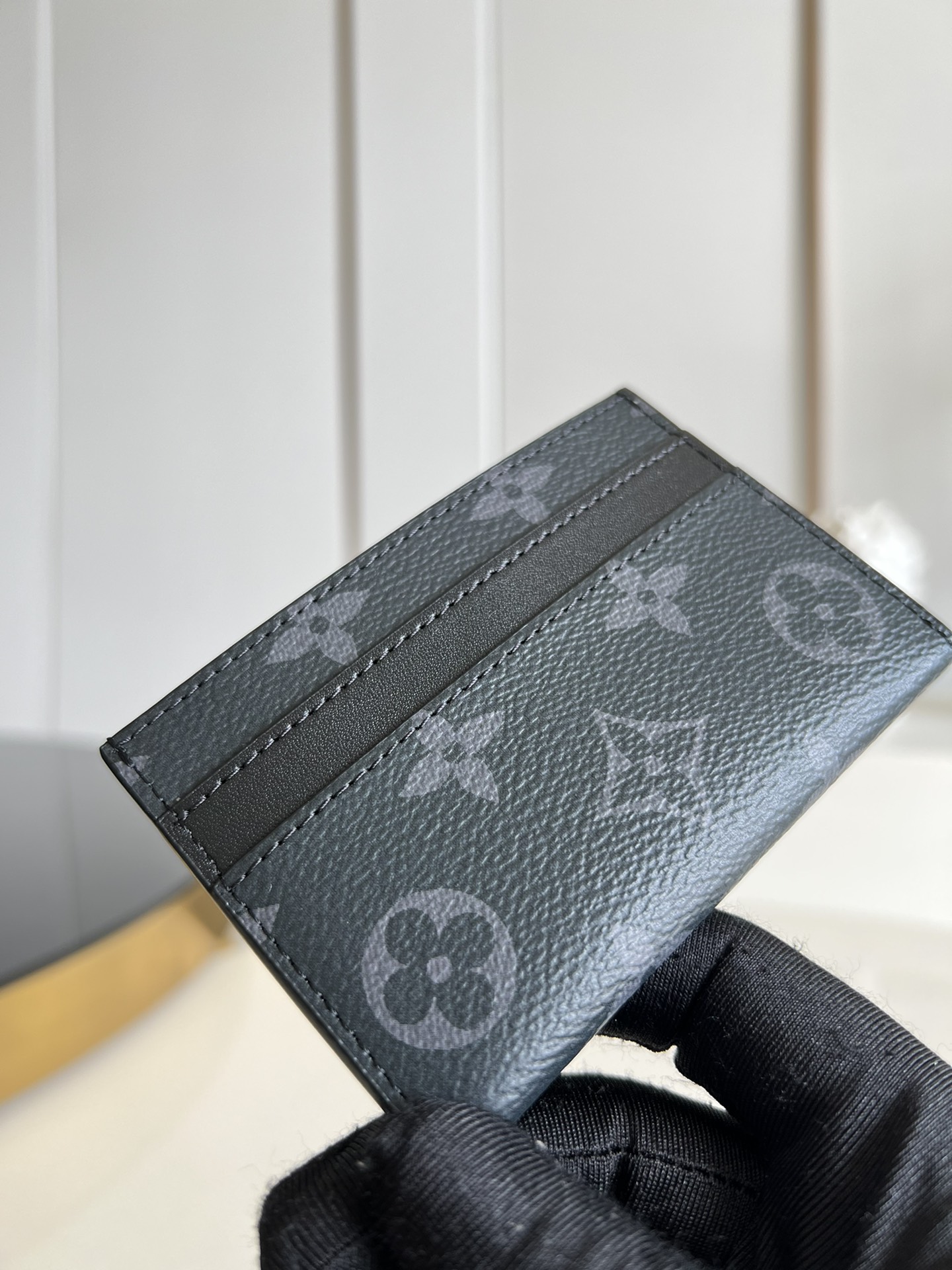 l**is V*t*n wallet-m62170-11.0x 7.0x 0.6cm