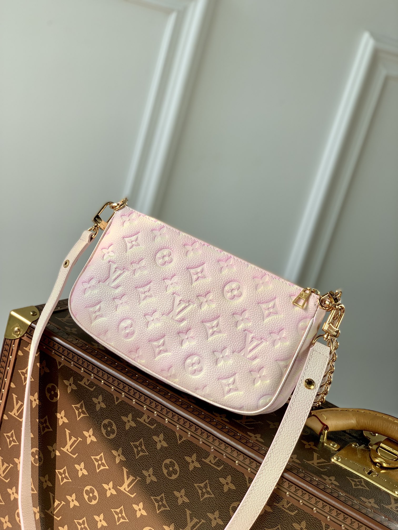 l**is V*t*n multi pochette accessoires m46180-24*13.5* 4cm