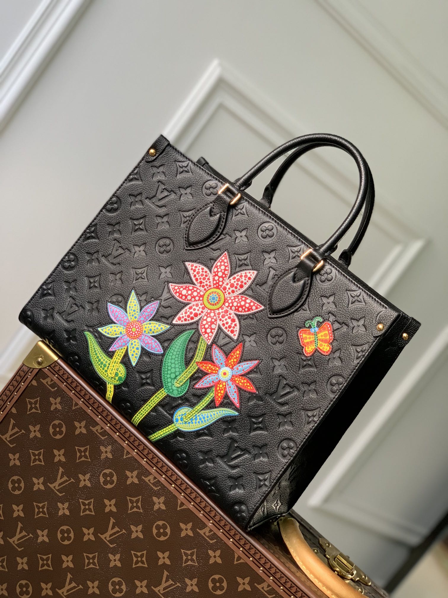 l**is V*t*n x ykonthego handbag-35 x 27 x 14 cm