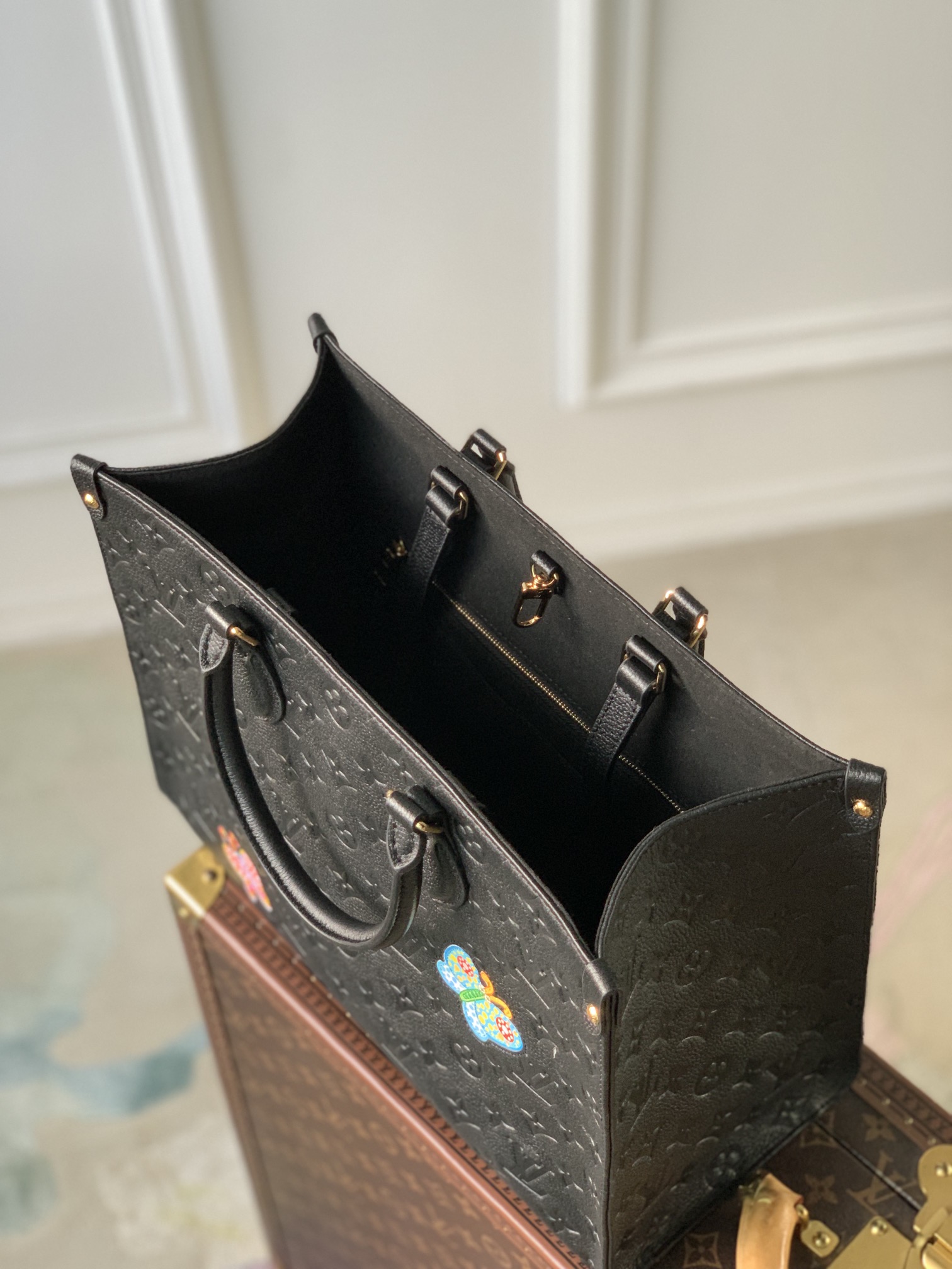 l**is V*t*n x ykonthego handbag-35 x 27 x 14 cm