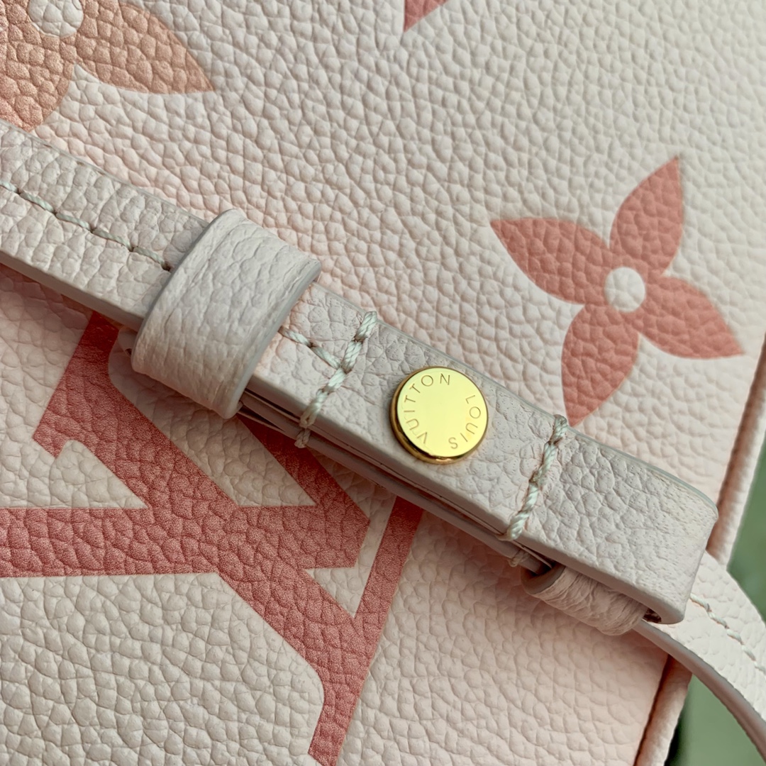 l**is V*t*n easy pouch on strap-19x11.5x3cm