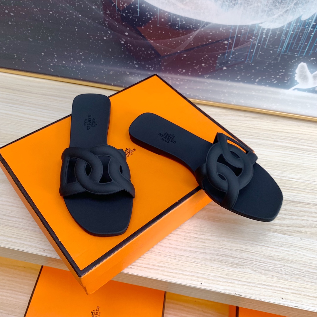 H**mes sandals
