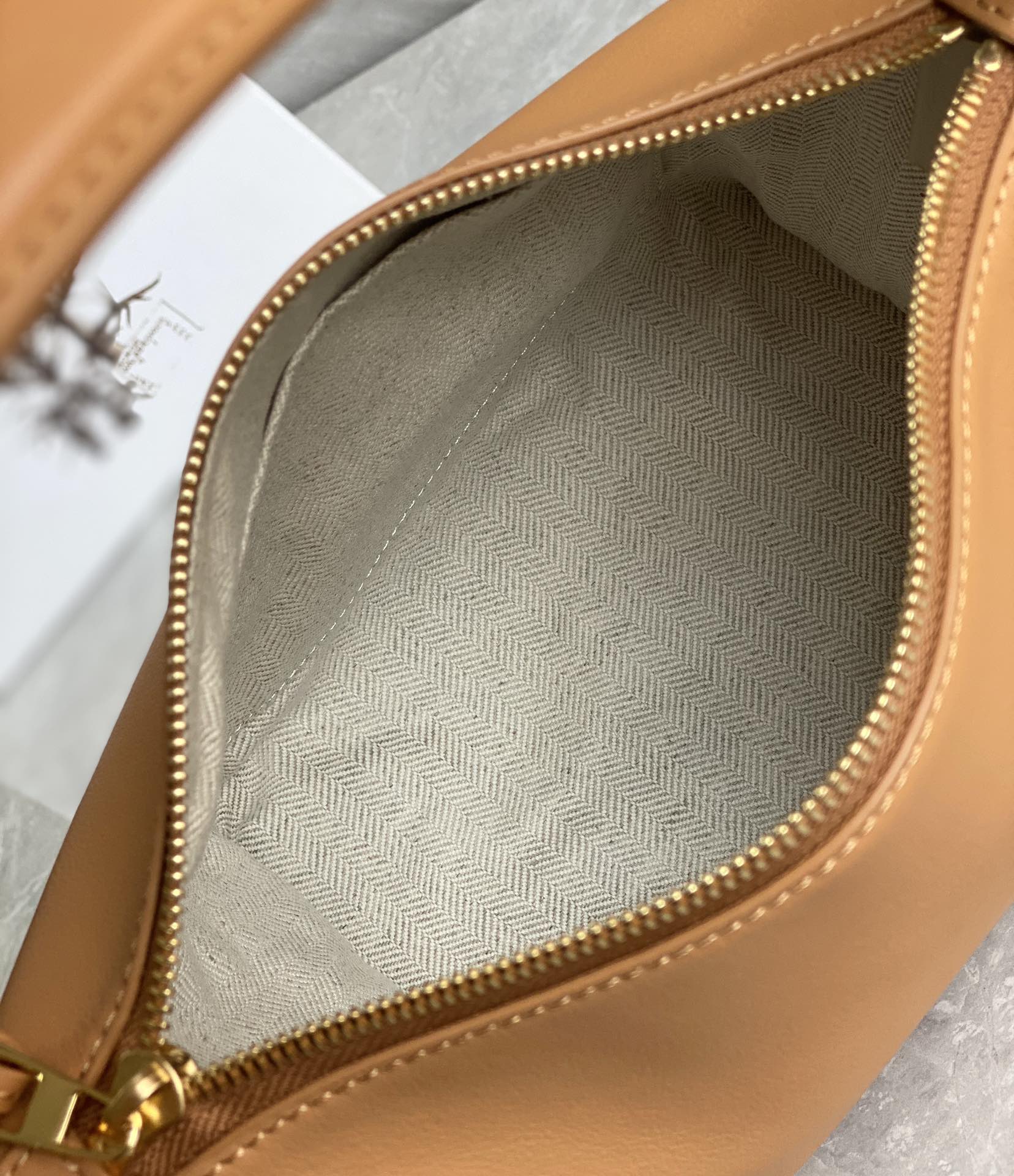 Loewe Cubi Bag-20.5×17×12.5CM