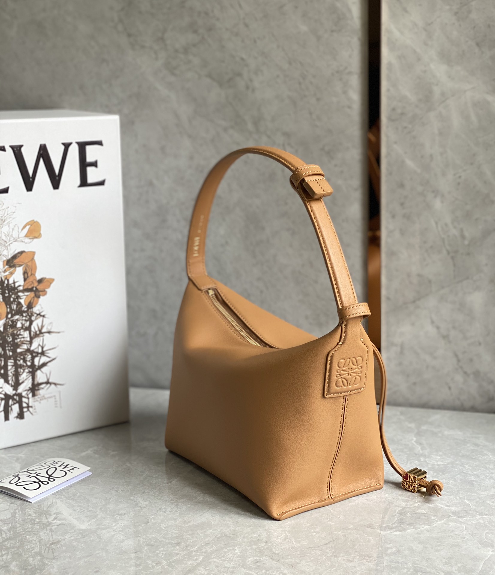 Loewe Cubi Bag-20.5×17×12.5CM
