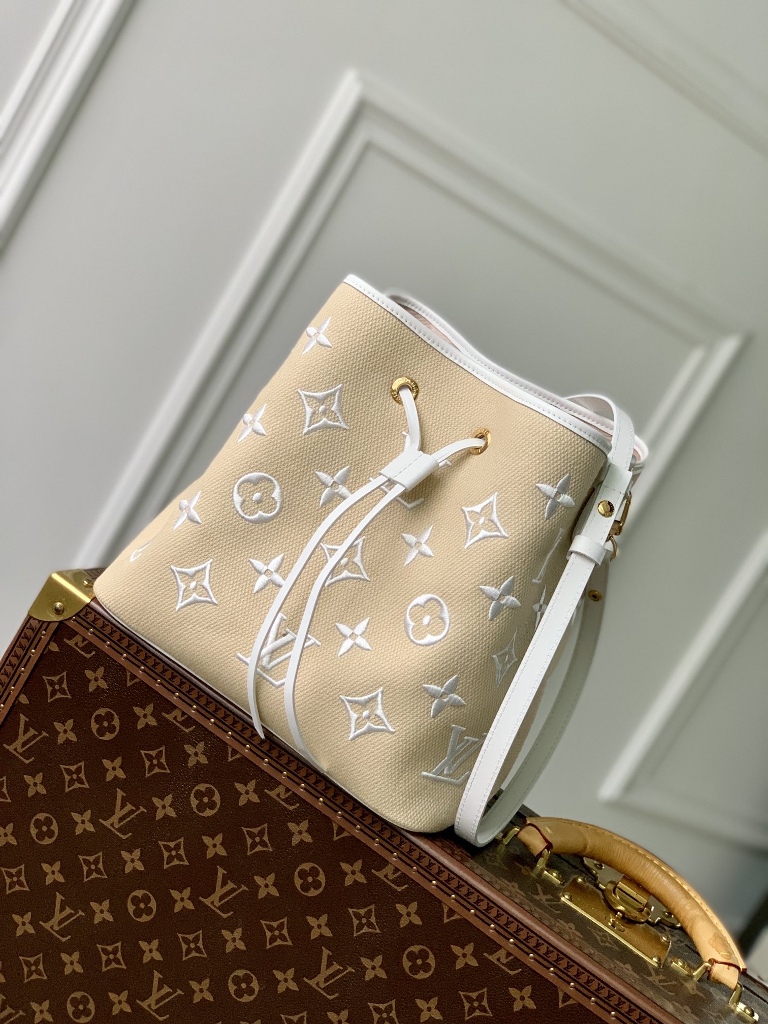 l**is V*t*n néonoé bucket bag -m23080-26x22x27cm