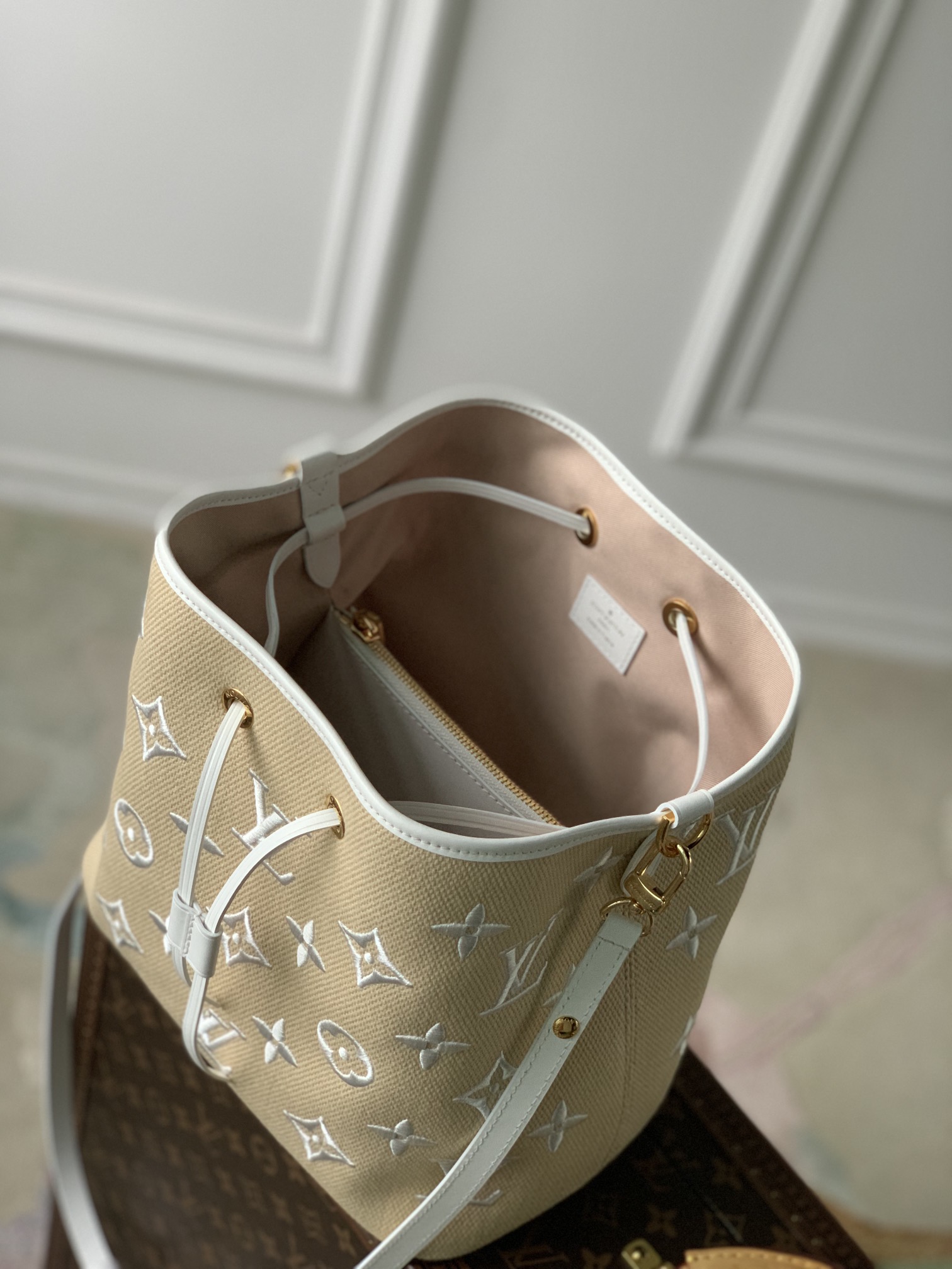 l**is V*t*n néonoé bucket bag -m23080-26x22x27cm