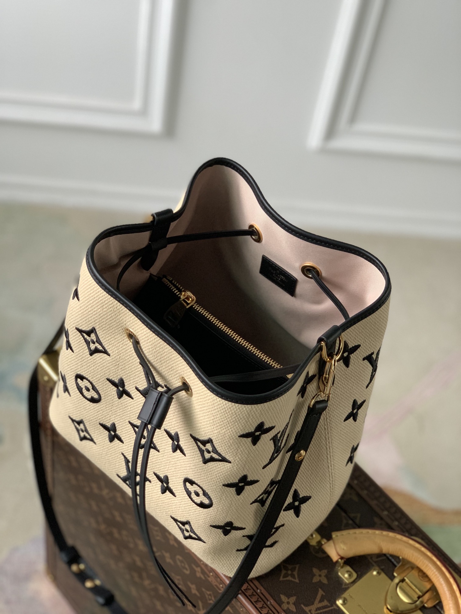 l**is V*t*n néonoé bucket bag -m23080-26x22x27cm