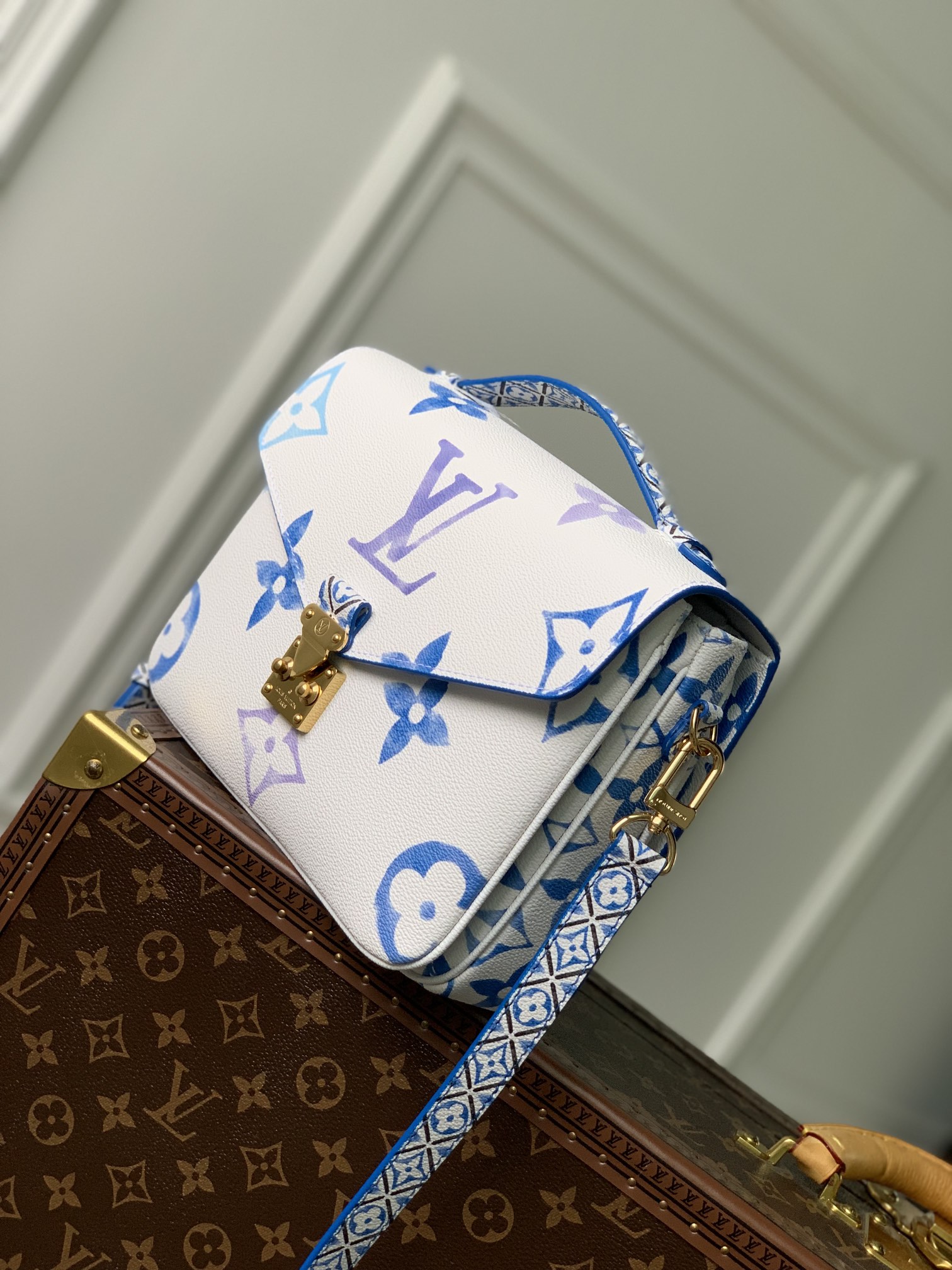 l**is V*t*n pochette metis handbags-25*19*7cm
