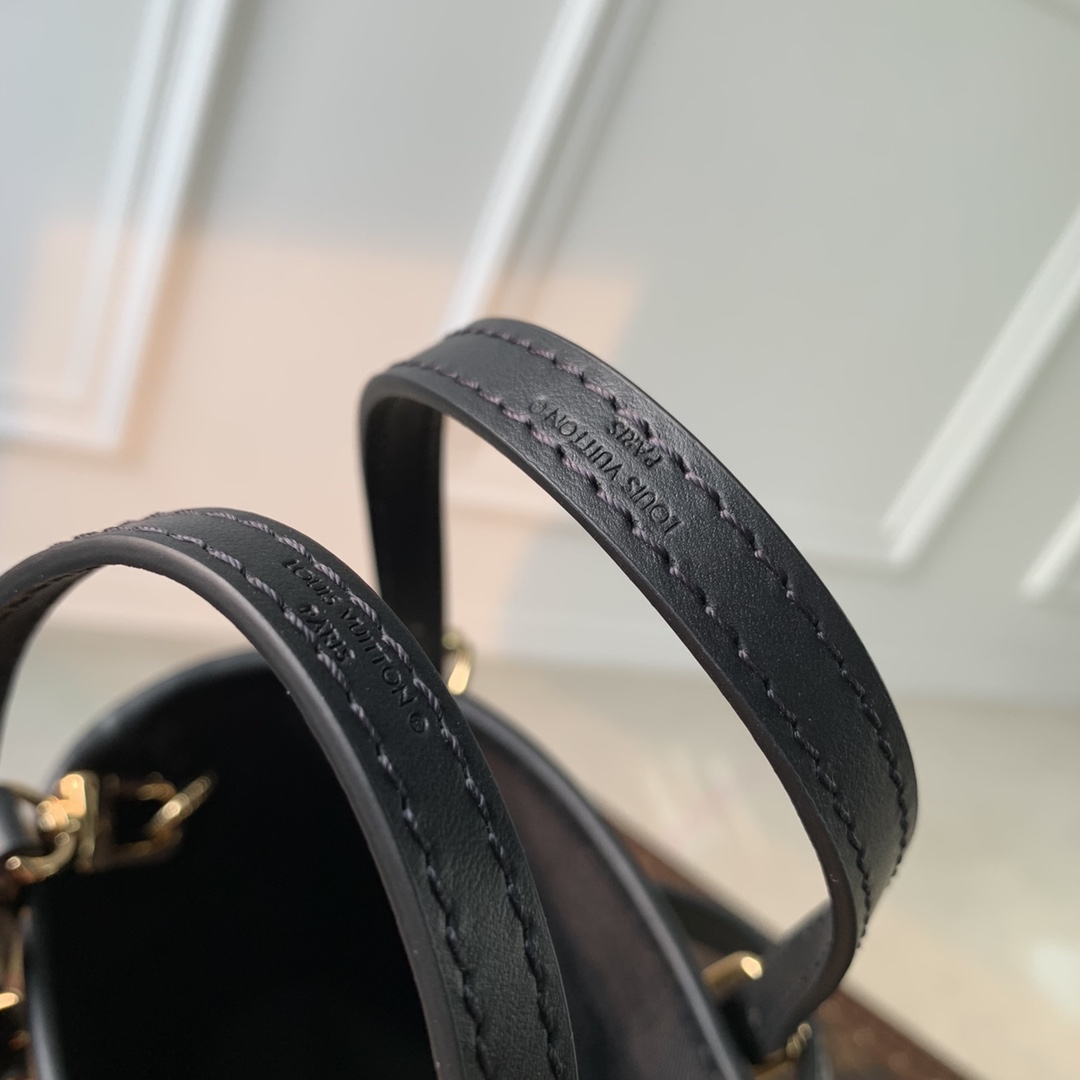 l**is V*t*n m81489 nano bucket-13*17*9cm