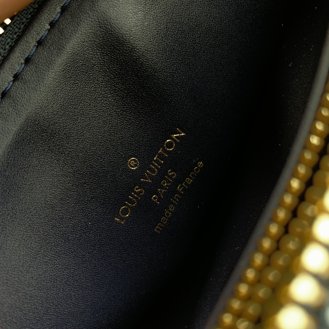 l**is V*t*n coussin handbags-26*20*12cm