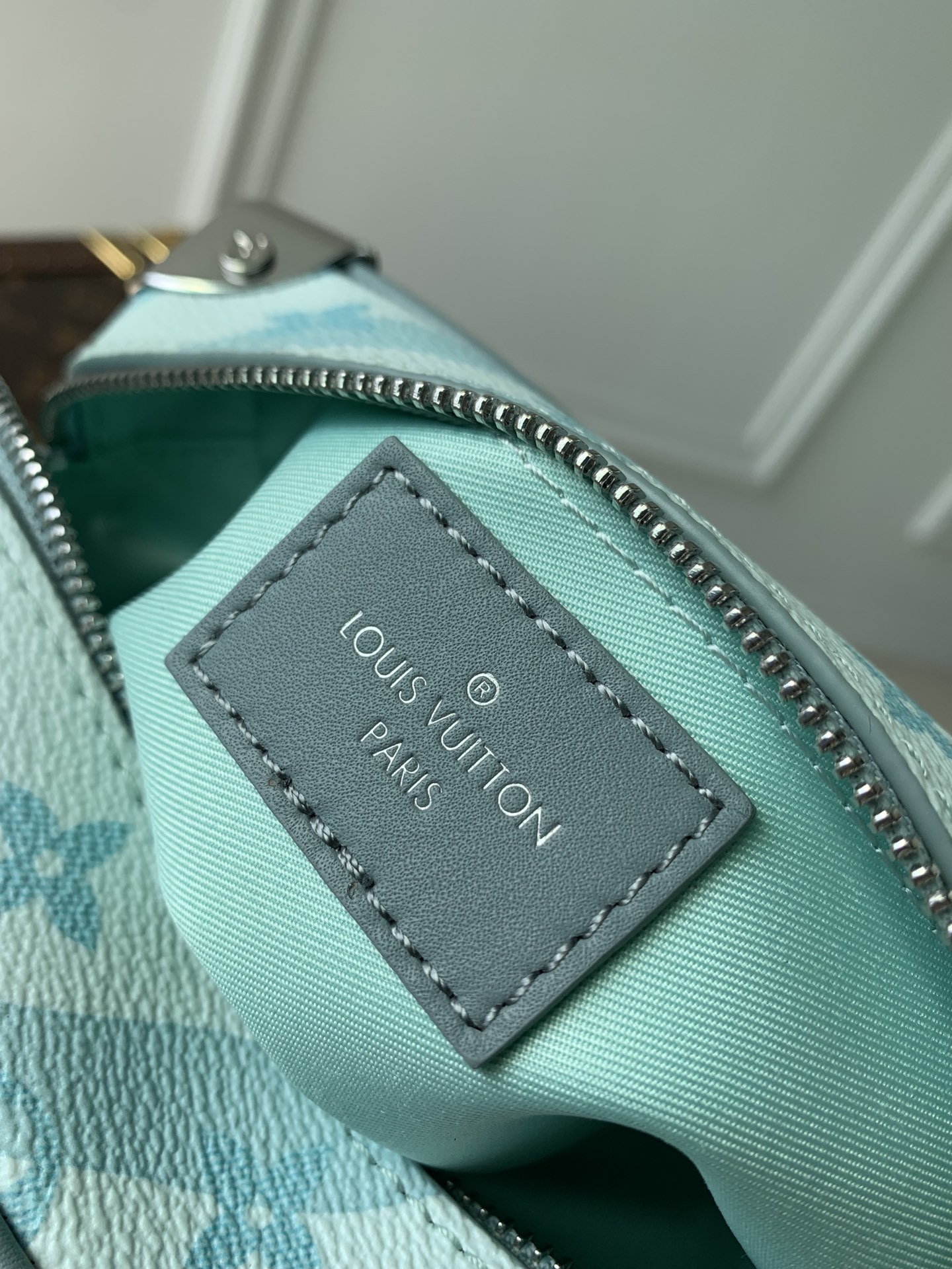 l**is V*t*n mini soft trunk-m22588-18*13*8m