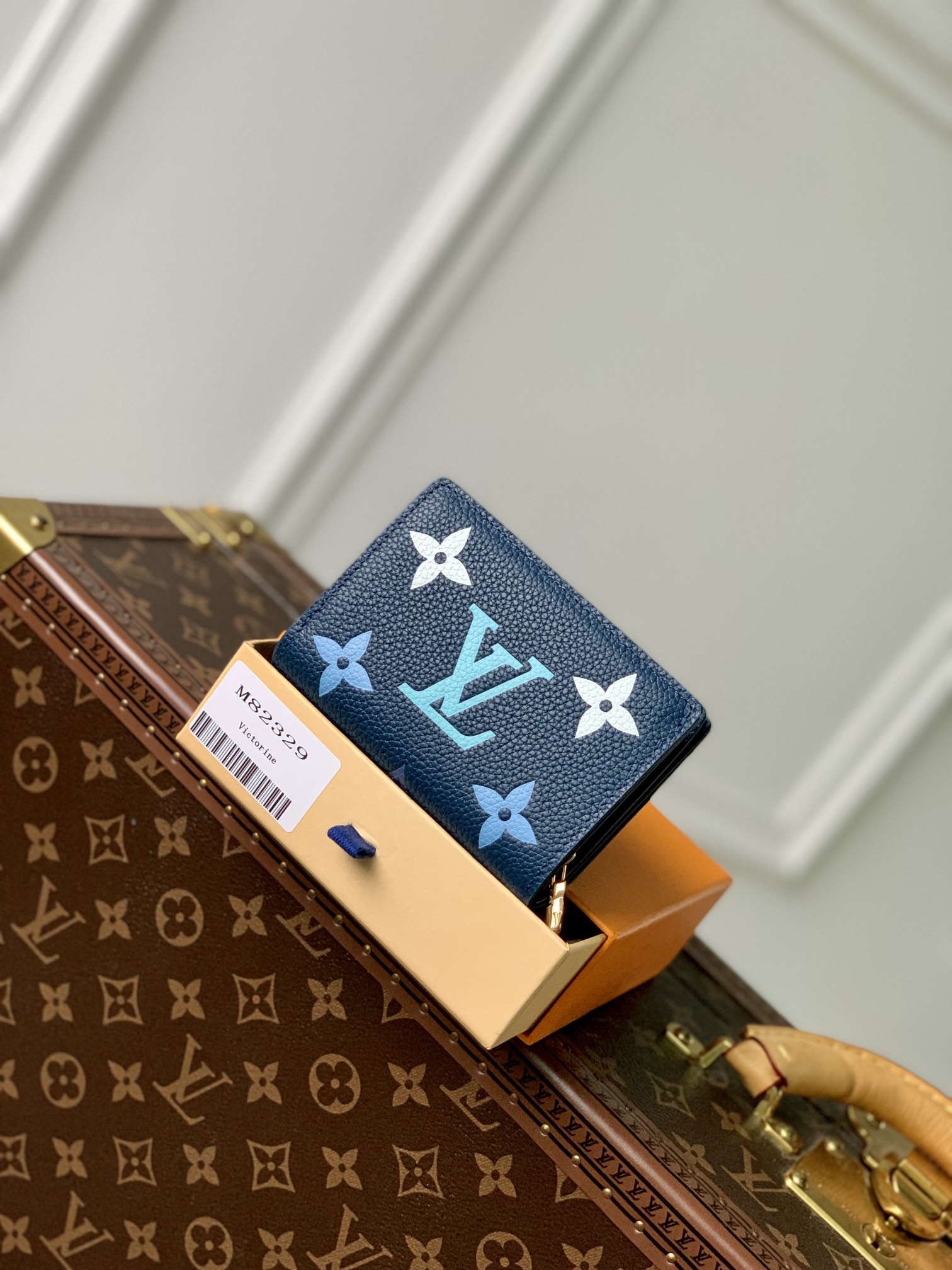 l**is V*t*n cléa wallet-11*8.5*3.5cm