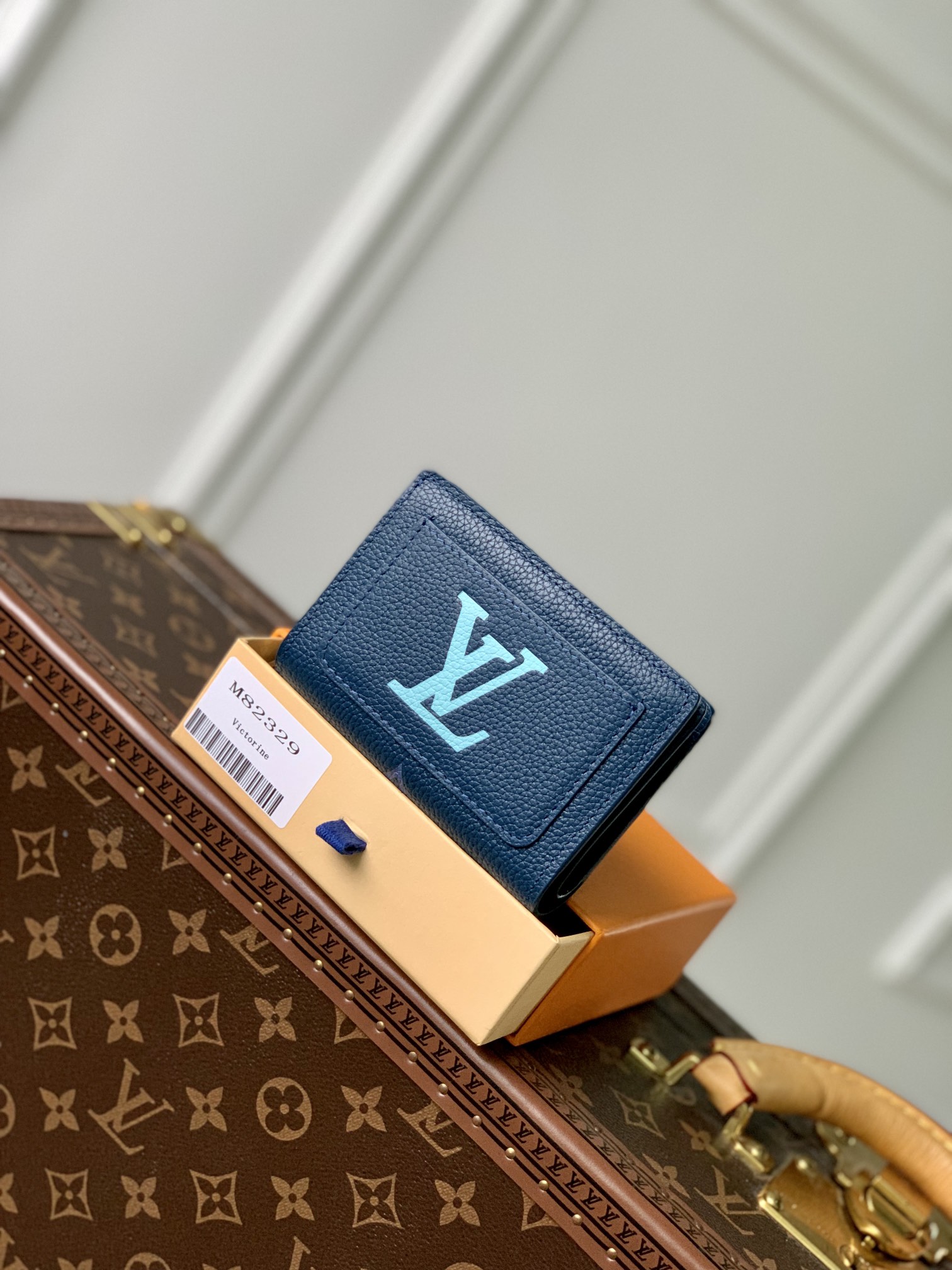 l**is V*t*n cléa wallet-11*8.5*3.5cm