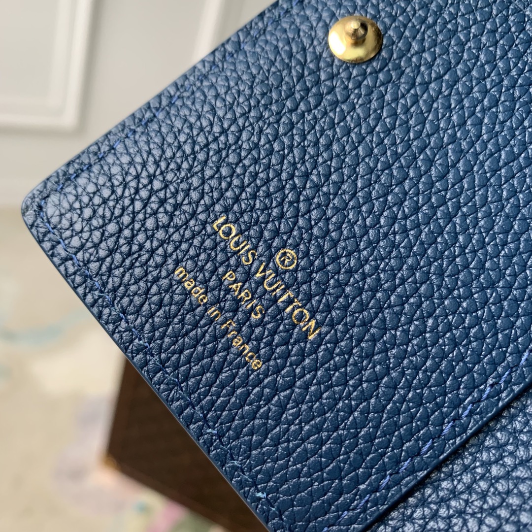 l**is V*t*n cléa wallet-11*8.5*3.5cm