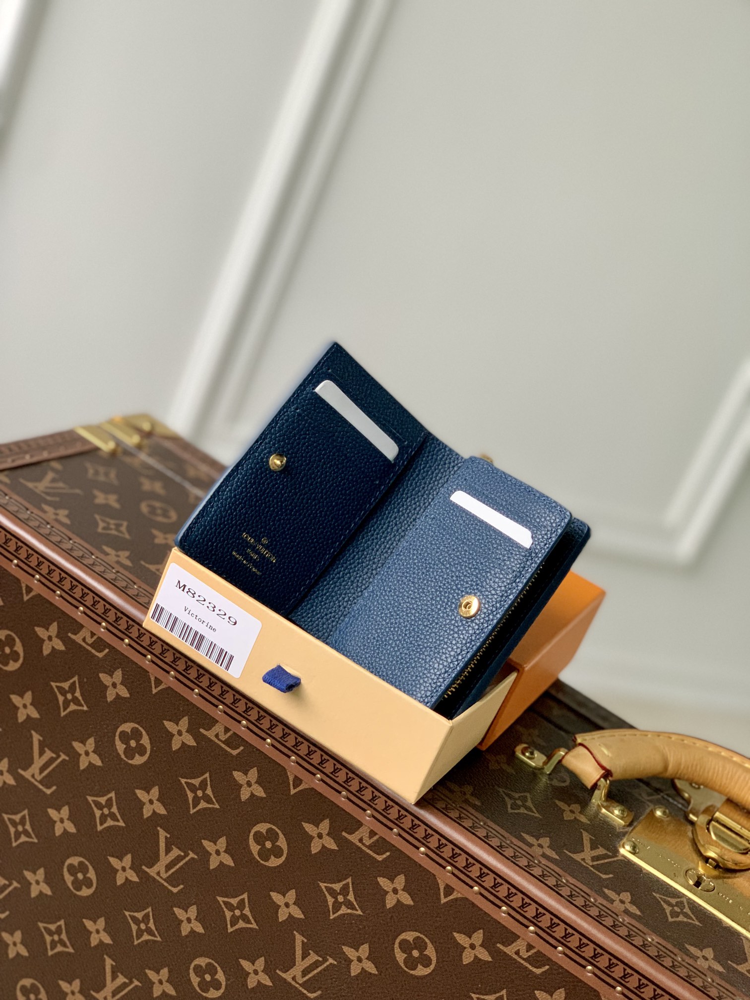 l**is V*t*n cléa wallet-11*8.5*3.5cm
