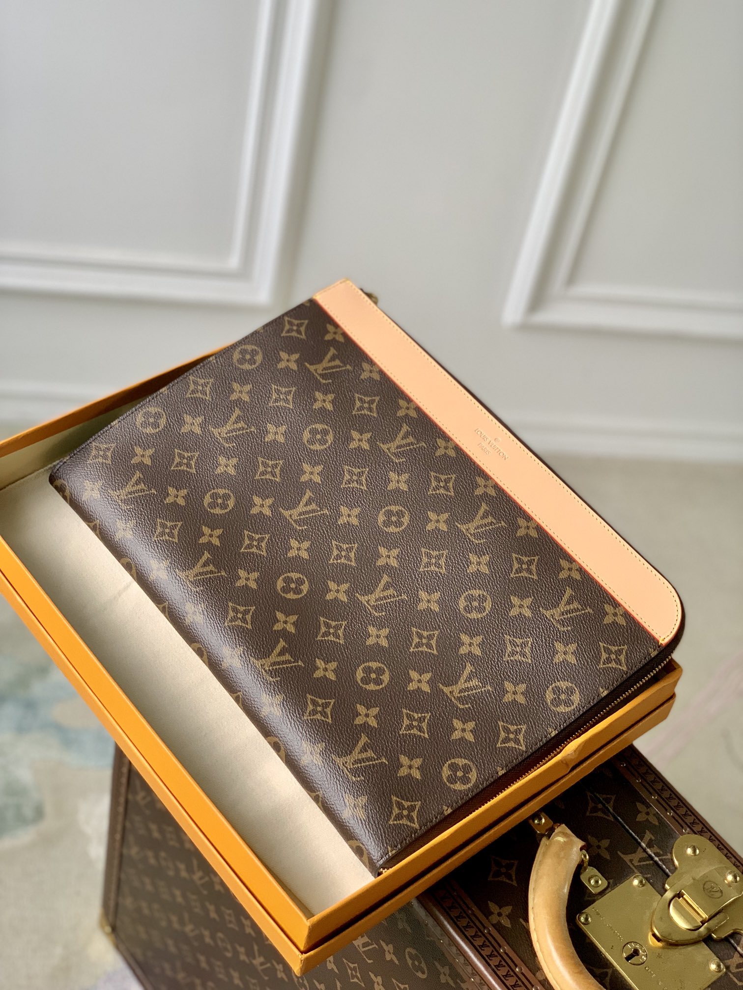 l**is V*t*n pochette jour-m82540-35 x 25 x 2.8cm