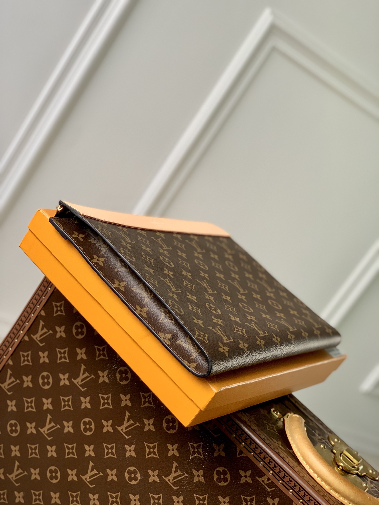 l**is V*t*n pochette jour-m82540-35 x 25 x 2.8cm