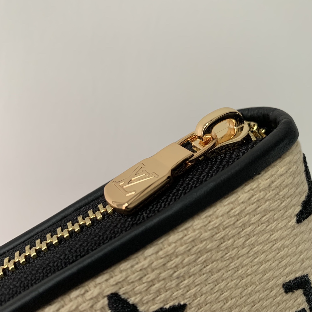 l**is V*t*n zippy wallet m82529-20*10cm