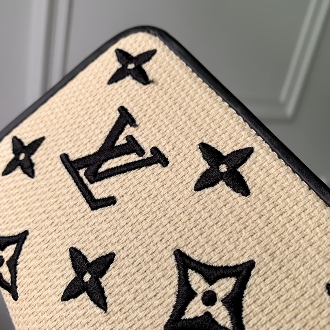 l**is V*t*n zippy wallet m82529-20*10cm