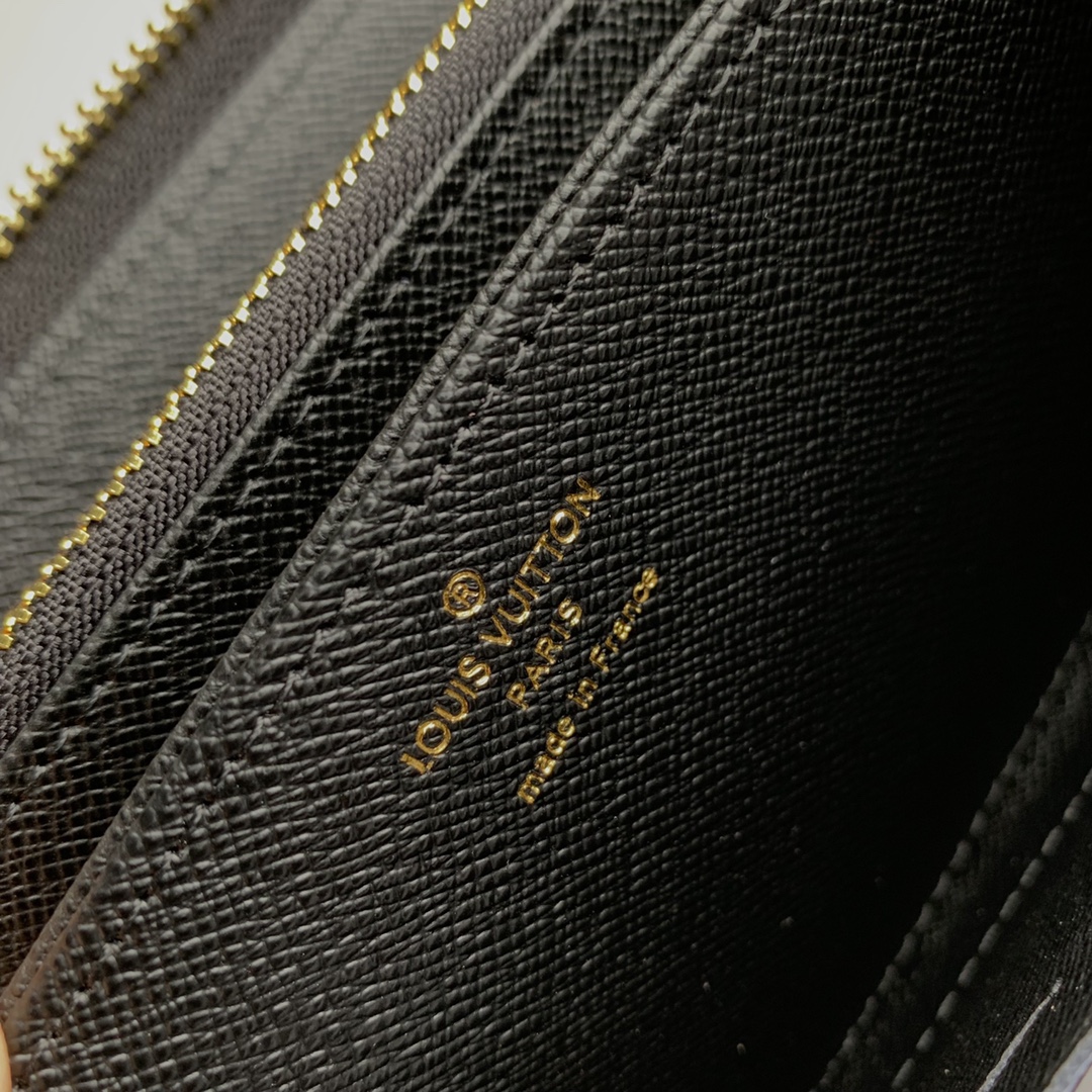 l**is V*t*n zippy wallet m82529-20*10cm