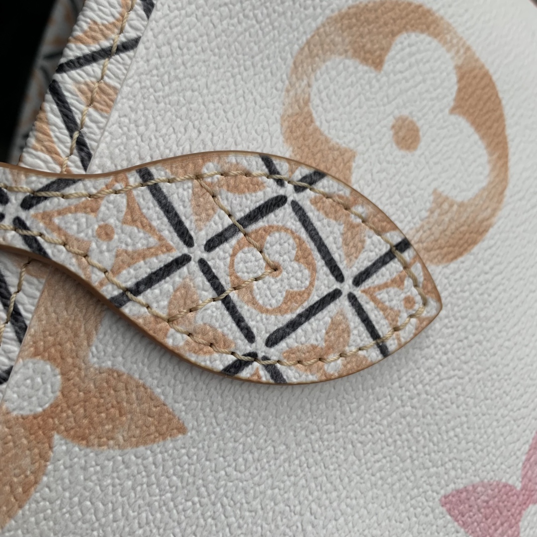 l**is V*t*n neverful m21733-32*29*17cm