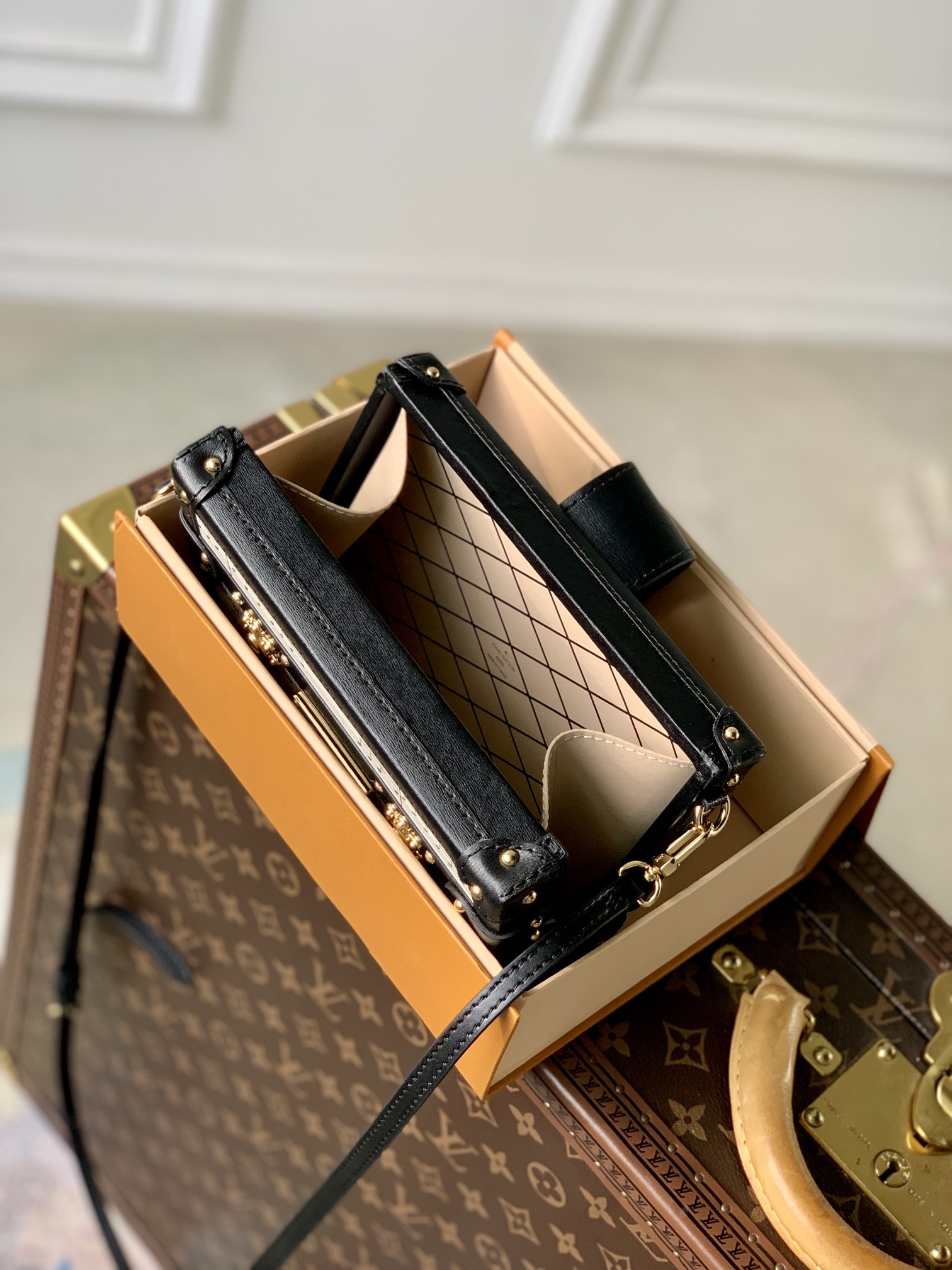l**is V*t*n petite malle handbags-m22895-21 x 14 x 6cm