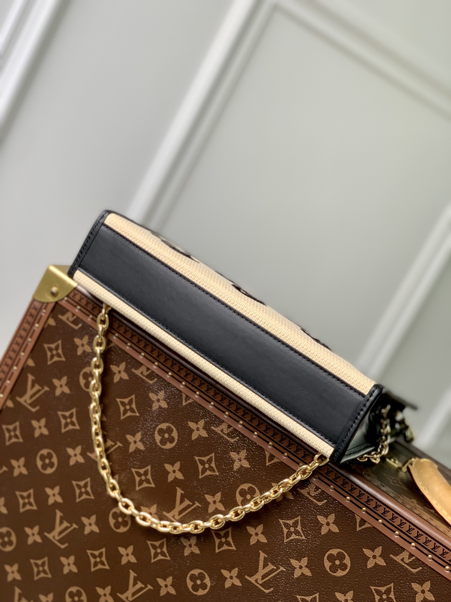 l**is V*t*n poche toilette cosmetic bag -25 x 20 x 5.5cm