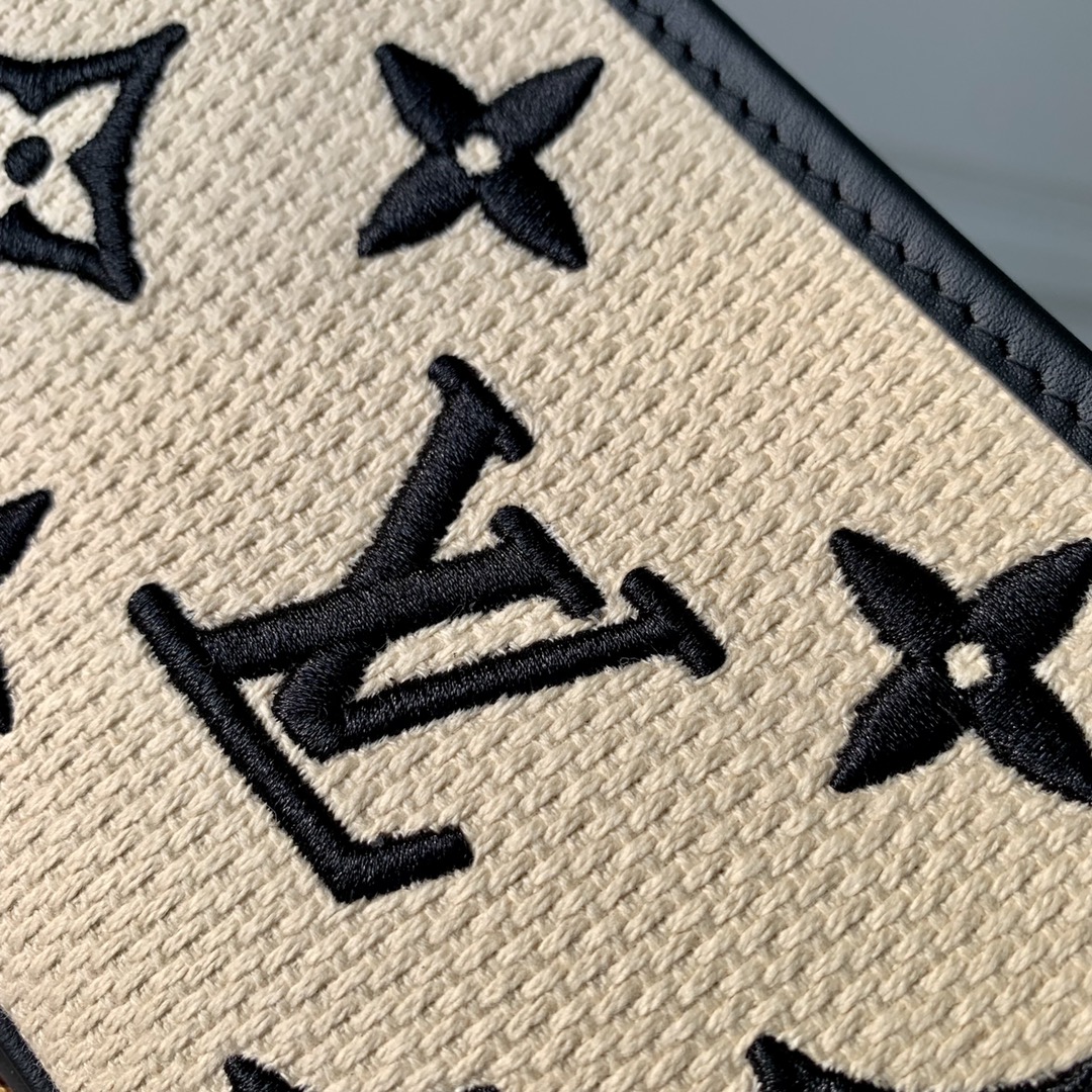 l**is V*t*n mini pochette accessories-15.5 x 10.5 x 4cm